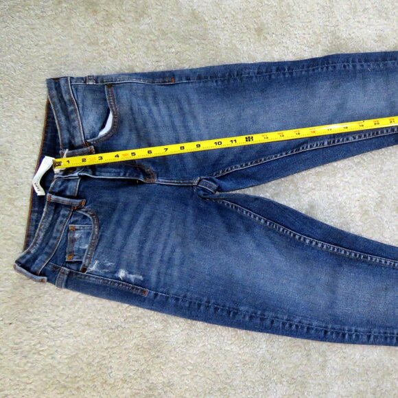 Zara 1975 Denim Sz 4 Denim Skinny Jeans Medium Blue Wash Subtle Distressed Look - Picture 12 of 16